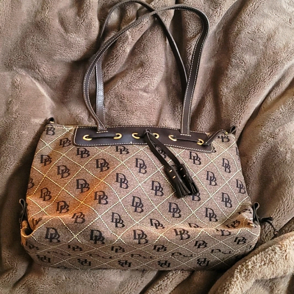 Dooney & Bourke